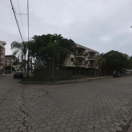 Excelente Localizacao, 400 Metros Da Praia Ar Condicionado E Wi-Fi-2